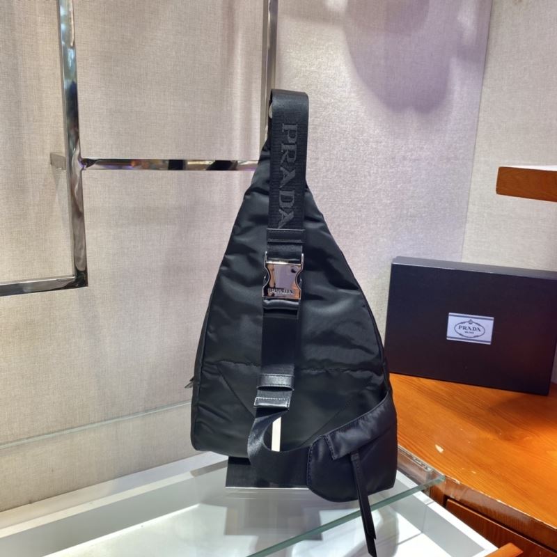 Pra*a triangle pouch